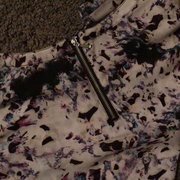 Cute cap sleeved blouse - Picture 3 of 3